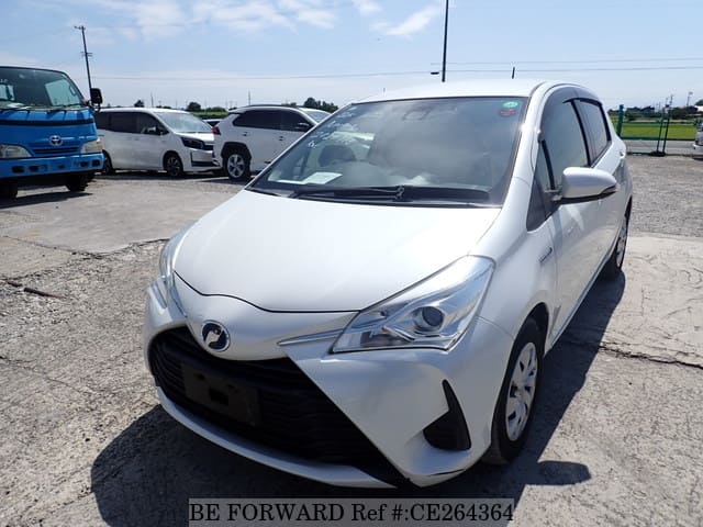 Toyota VITZ HYBRID F — фото 1