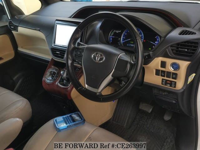 Toyota NOAH HYBRID G — фото 4