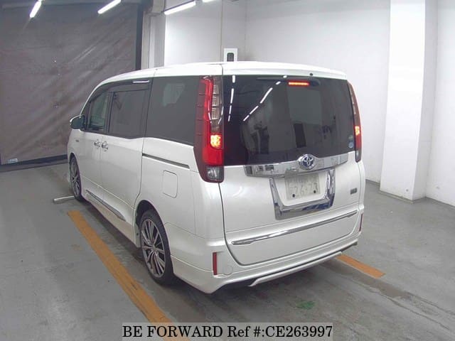 Toyota NOAH HYBRID G — фото 3