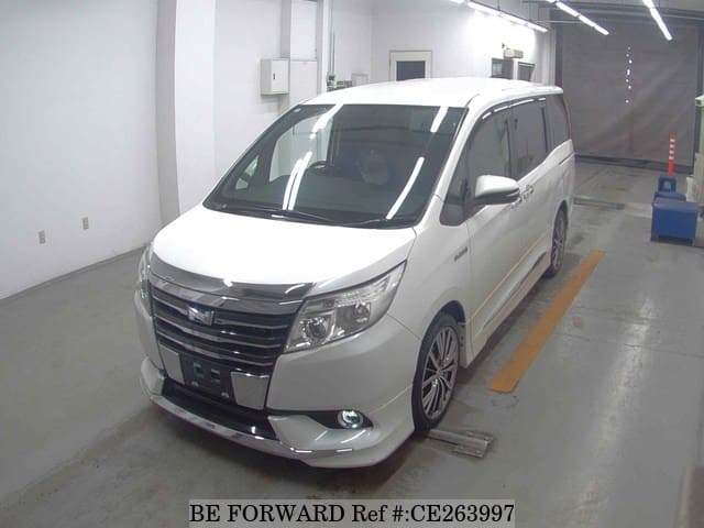 Toyota NOAH HYBRID G — фото 1