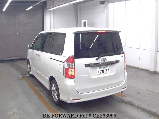 Toyota NOAH S G EDITION — фото 3