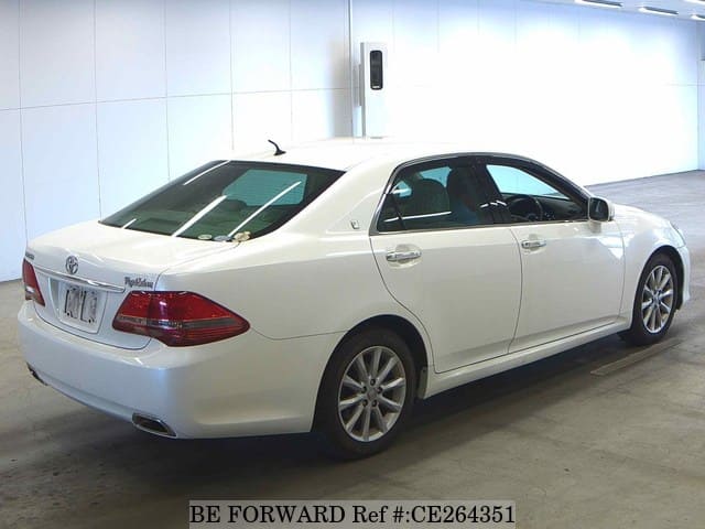 Toyota CROWN 2.5 ROYAL SALOON SPECIAL EDITION — фото 2