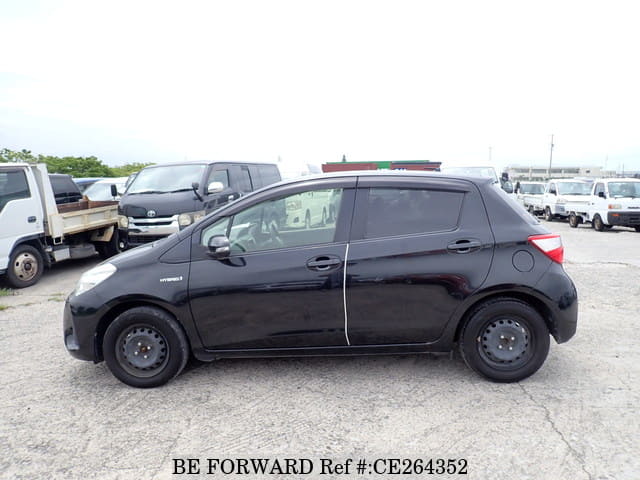Toyota VITZ HYBRID F — фото 2