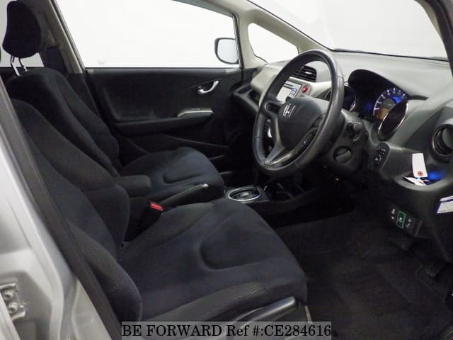 Honda FIT HYBRID SMART SELECTION — фото 4