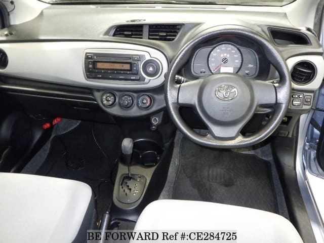 Toyota VITZ F — фото 3