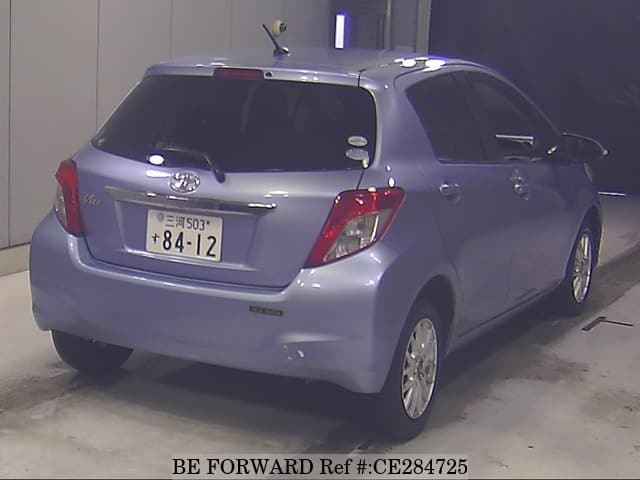 Toyota VITZ F — фото 2