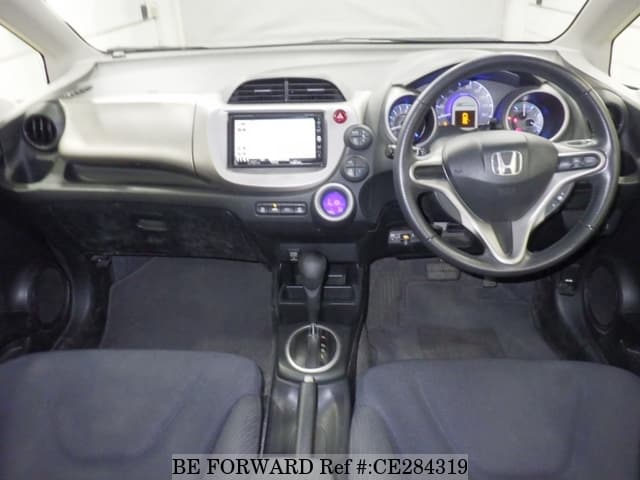 Honda FIT HYBRID 10TH ANNIVERSARY — фото 3