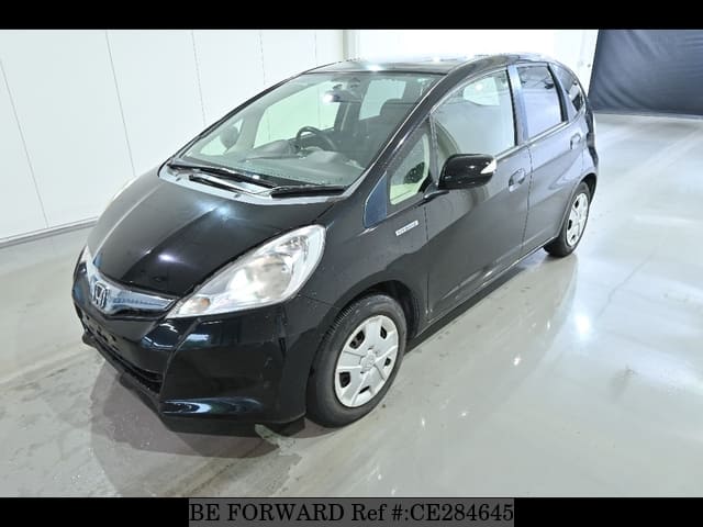 Honda FIT HYBRID — фото 1