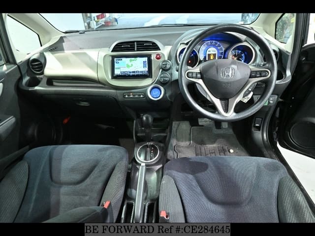 Honda FIT HYBRID — фото 3