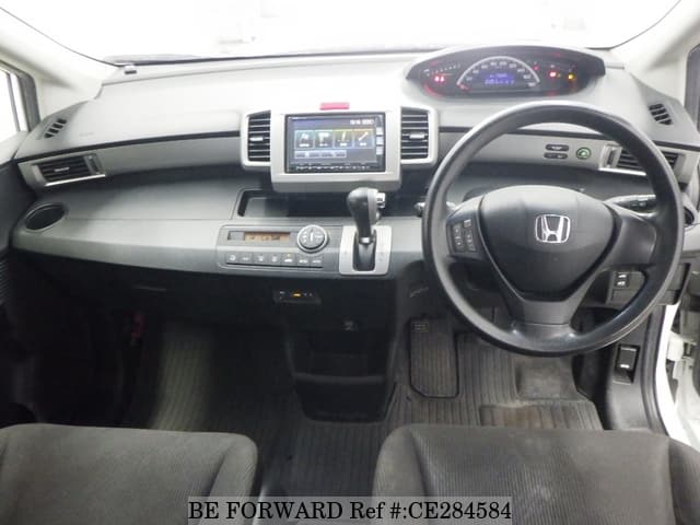 Honda FREED X — фото 3