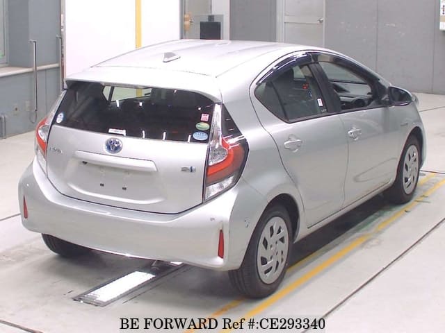 Toyota AQUA HYBRID L — фото 2