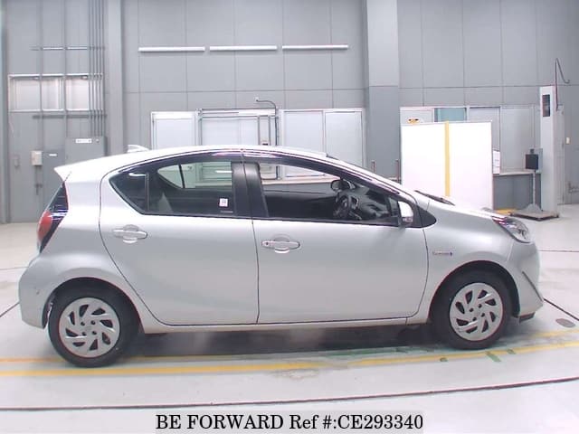 Toyota AQUA HYBRID L — фото 5