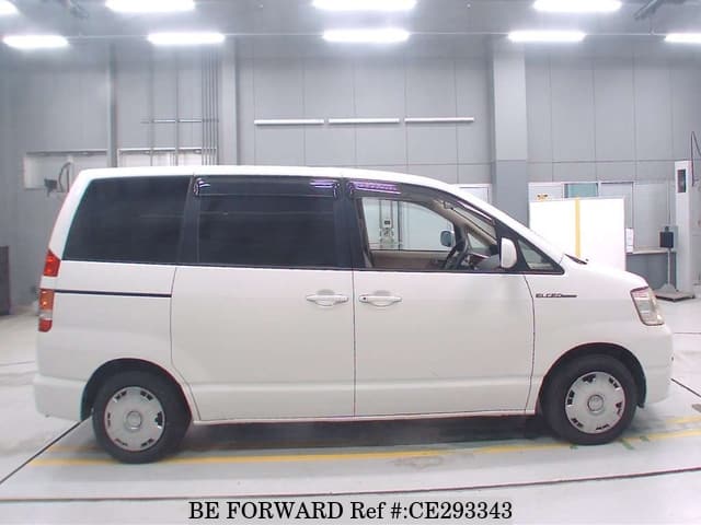 Toyota NOAH — фото 5