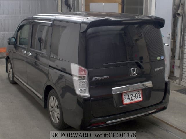 Honda STEP WGN SPADA — фото 2