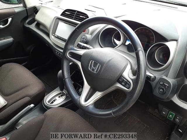 Honda FIT X — фото 3
