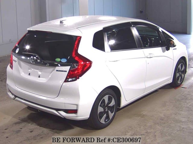 Honda FIT HYBRID F — фото 2