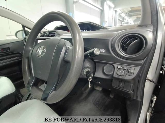 Toyota AQUA HYBRID — фото 3