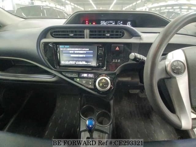 Toyota AQUA HYBRID S — фото 4