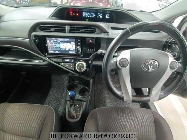 Toyota AQUA HYBRID G — фото 4
