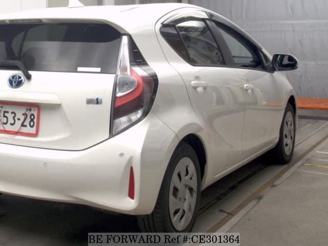 Toyota AQUA HYBRID S — фото 5