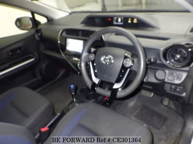 Toyota AQUA HYBRID S — фото 3