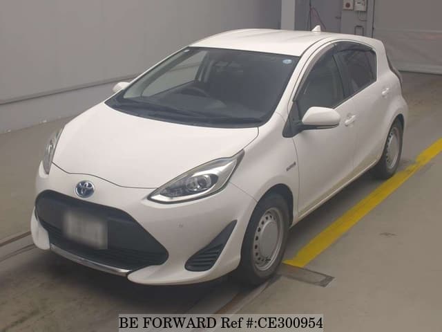 Toyota AQUA HYBRID S — фото 1