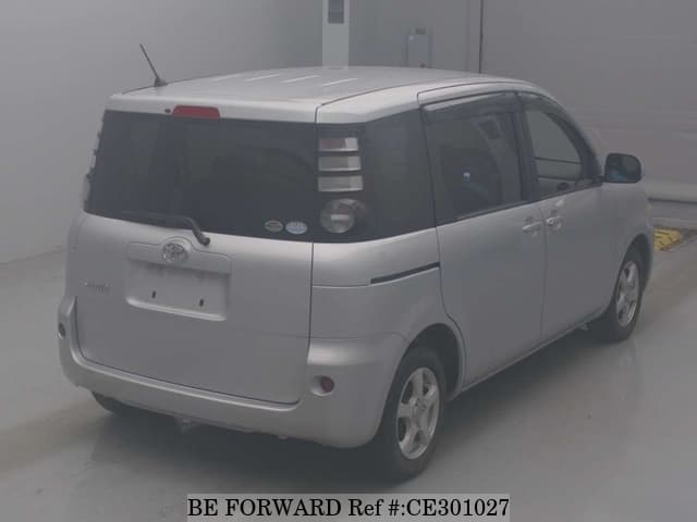 Toyota SIENTA X LIMITED — фото 2