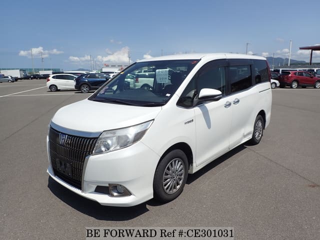 Toyota ESQUIRE HYBRID XI — фото 1