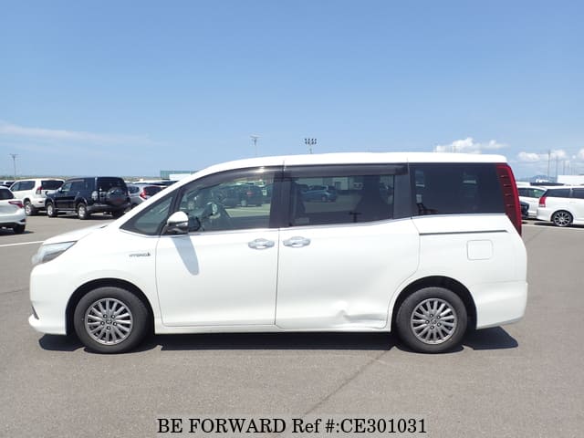Toyota ESQUIRE HYBRID XI — фото 2