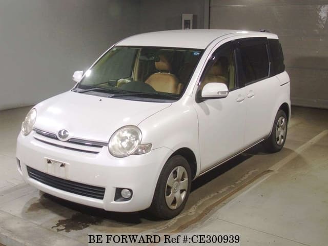 Toyota SIENTA — фото 1