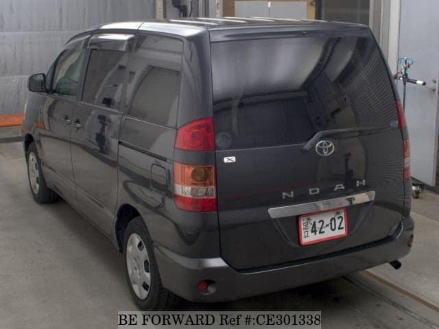 Toyota NOAH — фото 2