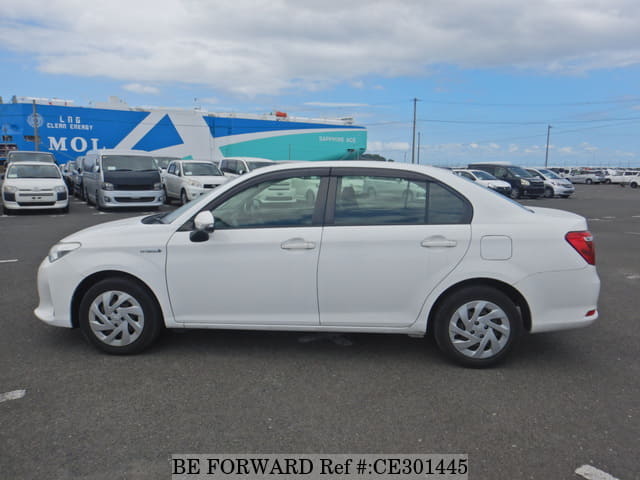 Toyota COROLLA AXIO HYBRID — фото 2
