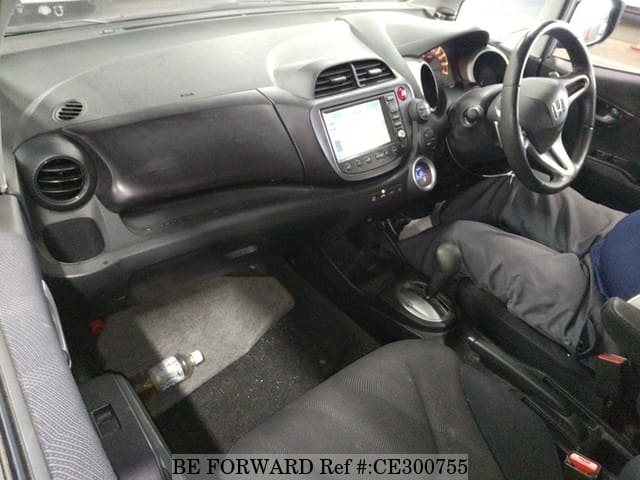 Honda FIT RS — фото 4