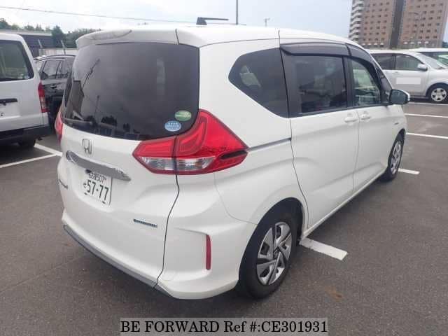 Honda FREED+ HYBRID B — фото 2