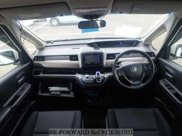 Honda FREED+ HYBRID B — фото 3