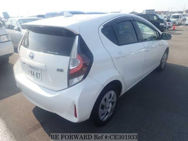 Toyota AQUA HYBRID L — фото 2