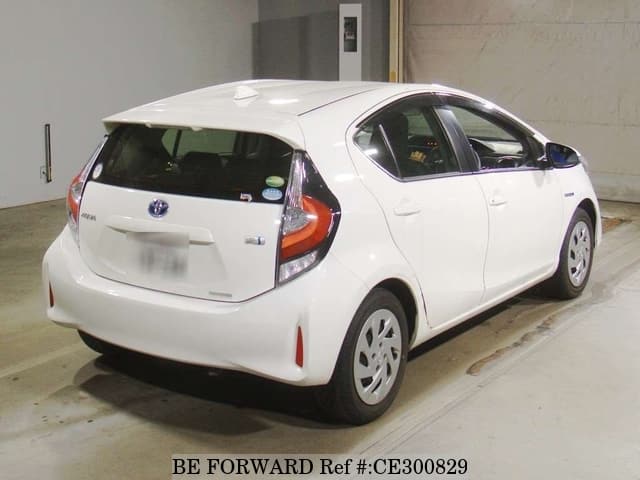Toyota AQUA HYBRID L — фото 2