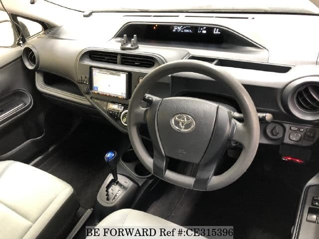 Toyota AQUA HYBRID L — фото 4