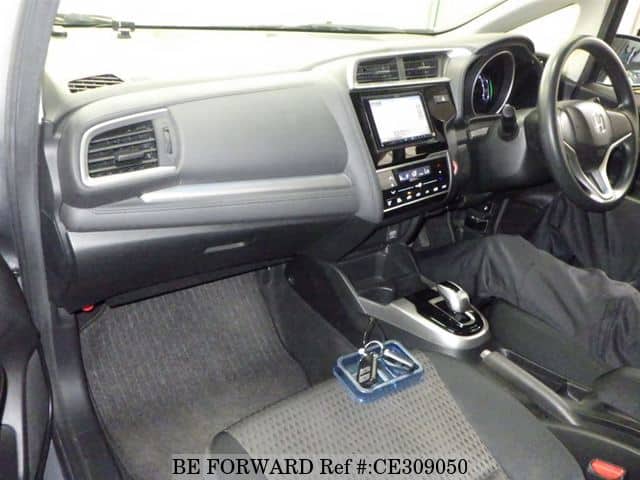 Honda FIT HYBRID F — фото 3