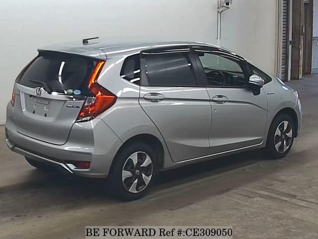 Honda FIT HYBRID F — фото 2