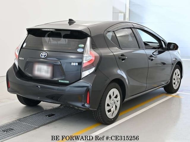 Toyota AQUA HYBRID L — фото 2