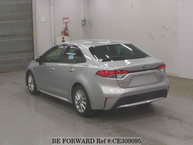 Toyota COROLLA SEDAN HYBRID S — фото 3