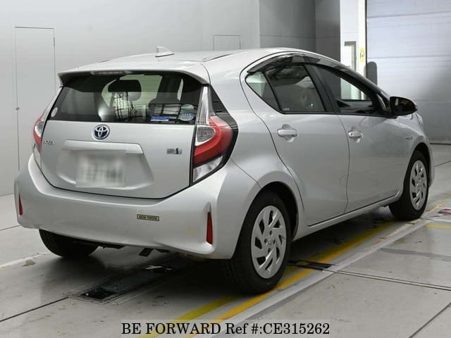 Toyota AQUA HYBRID L — фото 2