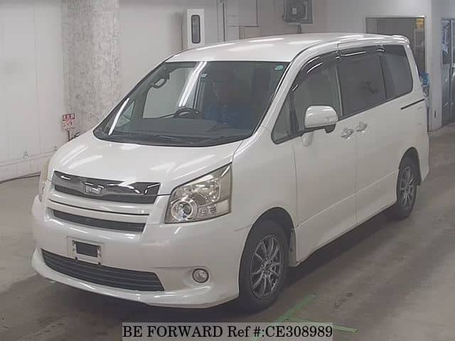 Toyota NOAH S — фото 1