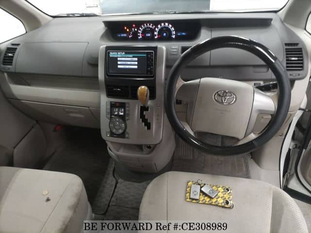 Toyota NOAH S — фото 4