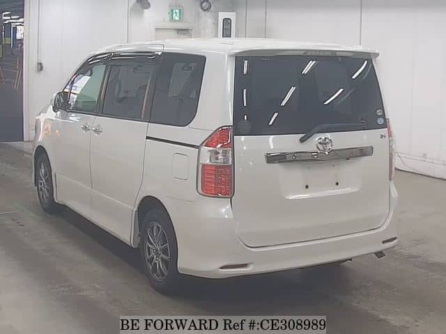 Toyota NOAH S — фото 3