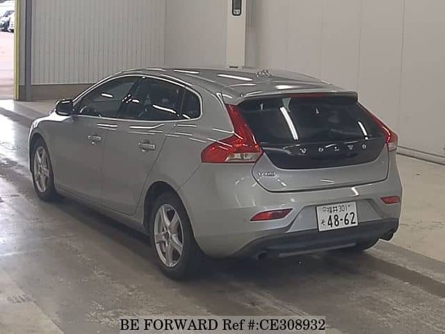VOLVO V40 T4 SE — фото 3