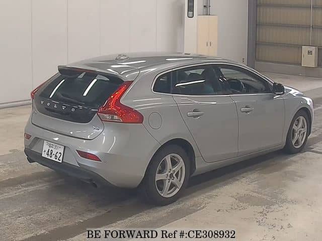 VOLVO V40 T4 SE — фото 2