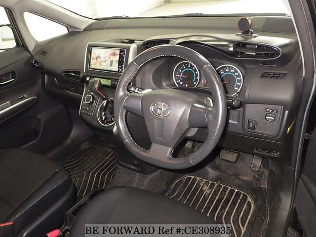 Toyota WISH 1.8S — фото 4
