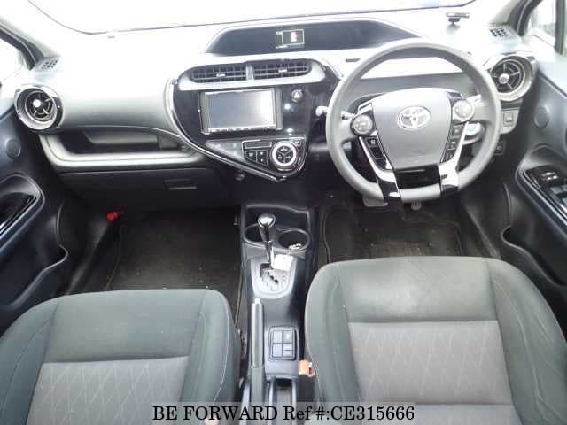 Toyota AQUA HYBRID S STYLE BLACK — фото 3